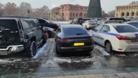 Ում է սպասարկում բրիտանական պետհամարանիշներով, կառավարության շենքի մոտ կայանած այդ թանկարժեք ավտոմեքենան․  Էդգար Ղազարյան