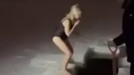 18+ ՏԵՍԱՆՅՈՒԹ․ Կինը ընկղմվել է սառցե ջրի մեջ և խեղդվել իր երեխաների աչքի առաջ