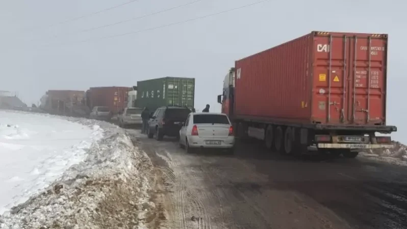 Դուրս է բերվել 38 արգելափակված բեռնատար ավտոմեքենա