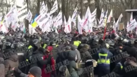 ՏԵՍԱՆՅՈՒԹ. Ինչ է կատարվում Ուկրաինայի խորհրդարանի շենքի մոտ