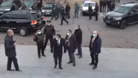 ՈՒՂԻՂ. Պաշտպանության նախարարն ու բարձրաստիճան այլ պաշտոնյաներ այցելեցին Եռաբլուր