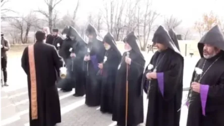 ՏԵՍԱՆՅՈՒԹ. Կաթողիկոսի աղոթքը` Եռաբլուրում