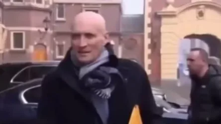 ՏԵՍԱՆՅՈՒԹ․ Առողջապահության նախարարի վարորդը ուղիղ եթերի ժամանակ տեսանկարահանվել է թմրանյութ վերցնելիս․ Նիդեռլանդներ