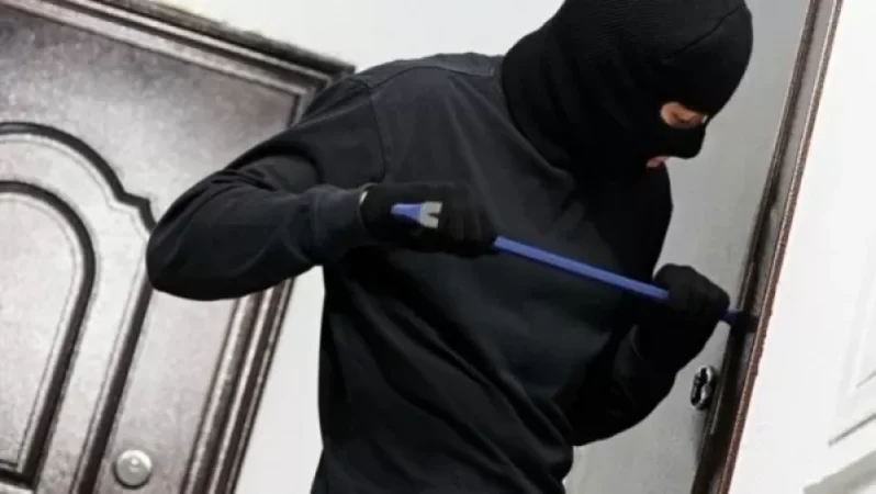 Չարենցավանում թալանել են լրագրողներից մեկի տունը. նրան պատճառվել է խոշոր չափի վնաս