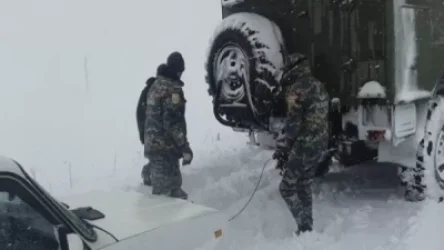 Ճանապարհները Հայաստանում. փրկարարներն արգելափակումից դուրս են բերել բազմաթիվ ավտոմեքենաներ