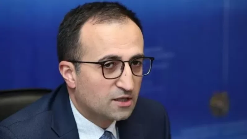 «Մի հարցի մասին եմ ուզում պարզաբանում տալ, որը թյուրընկալումների տեղիք է տալիս»․ Արսեն Թորոսյան