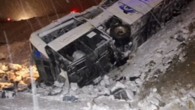 Ստամբուլում միկրոավտոբուս է շրջվել. կան վիրավորներ