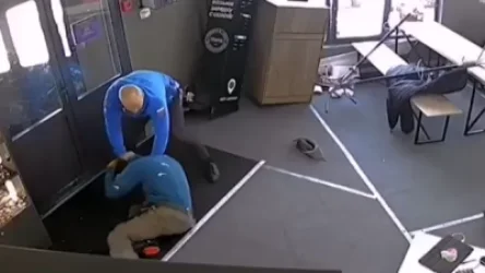 18+. ՏԵՍԱՆՅՈՒԹ. Մի բաժակ թեյի պատմություն. սրճարանի անվտանգության աշխատակիցը դաժան ծեծի է ենթարկել բլոգերին. ՌԴ