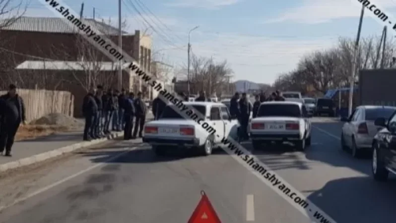 Ավտովթար՝ Արարատի մարզում. բախվել են ՀՀ ՊՆ զինծառայողի «07»-ն ու ՍՊԸ-ի հերթափոխի պետի «07»-ը, կա վիրավոր