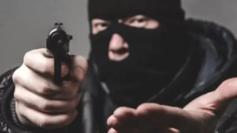 Դիմակավորված, զինված ավազակային հարձակում՝ Գյումրիում. հնչել է կրակոց