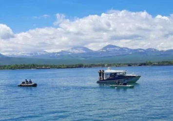 Սևանա լճում մոտորանավակ է շրջվել. փրկարարները քաղաքացիներին ափ են դուրս բերել