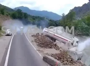 ԲԱՑԱՌԻԿ ՏԵՍԱՆՅՈւԹ. Ինչպես է մի քանի տոննա գազ տեղափոխող բեռնատարը հայտնվում Դեբեդ գետում