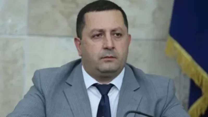 Դատարանը ԵՊՀ ռեկտորին պարտավորեցրել է իր երեխաներին ալիմենտ վճարել. ռեկտորը դեմ է