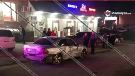 Ավտովթար Գորիսում. բախվել են Mercedes-ը, BMW X5-ը և կայանված Audi A6 -ը. կա վիրավոր. Shamshyan. com