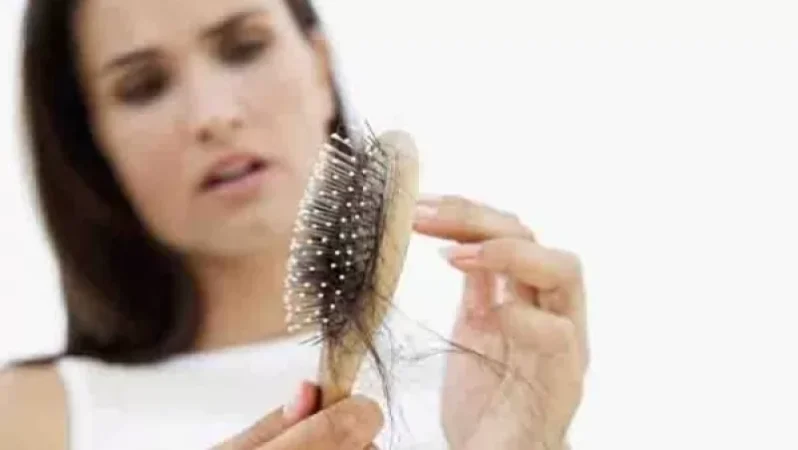 Ինչու են COVID19-ից հետո մազերը թափվում և ինչ անել դրա դեմ