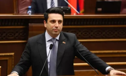 «Կարծում եմ ՀՀ դրոշը պետք է իր մեջ խաչ պարունակի, ի՞նչ կասեք» :))))))))) ԱԺ փոխնախագահ Ալեն Սիմոնյան