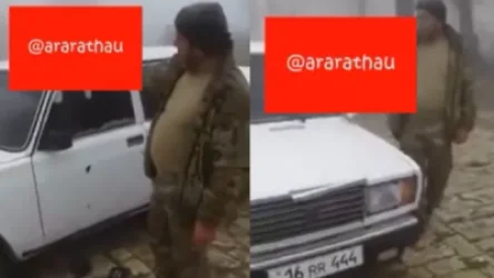 18+. ՏԵՍԱՆՅՈՒԹ. Ադրբեջանցին ցուցադրում է, թե ինչպես է սպանել հային, կտրել նրա ձեռքը