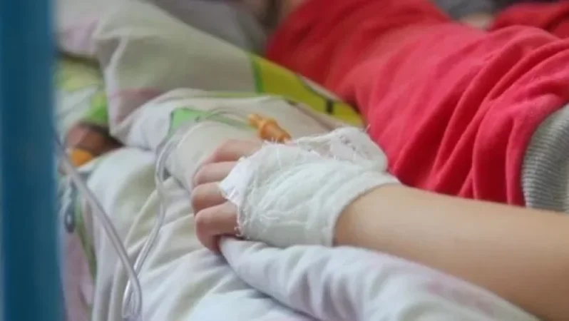 Ողբերգական վթարի հետևանքով հիվանդանոց տեղափոխված աղջիկը միացված է արհեստական շնչառության սարքին