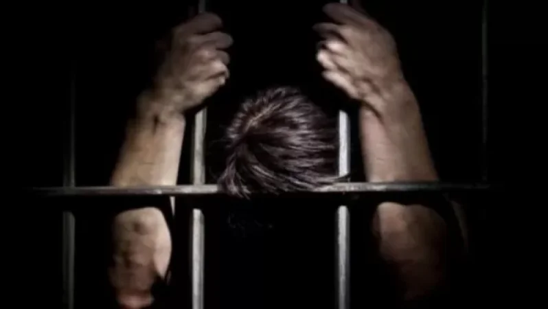 Դատապարտյալը սավանով կախվել է ճաղավանդակից