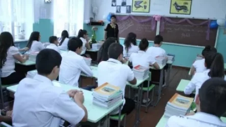 ՏԵՍԱՆՅՈՒԹ․ Նախարարը՝ ադրբեջաներենի և թուրքերենի  դասավանդման մասին