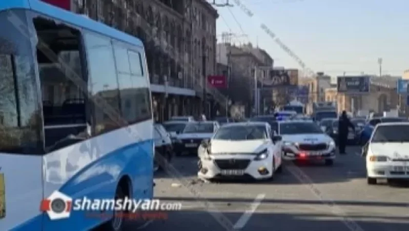 Երևանում բախվել են 47 համարի միկրոավտոբուսն ու մարդատար 2 մեքենա. կան վիրավորներ