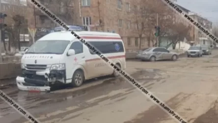 Կանչով հիվանդի մոտ մեկնող շտապօգնության ավտոմեքենան վթարի է ենթարկվել. բուժքույրը տեղափոխվել է հիվանդանոց
