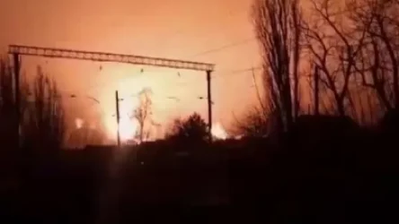 ՏԵՍԱՆՅՈՒԹ. Ինչպես է արկի հարվածից այրվում Ռովենկիի նավթի պահեստը. կան զոհեր