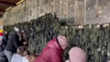 ՏԵՍԱՆՅՈՒԹ․ Ինչպես Արցախում․ կանայք ու երեխաները քողարկման ցանցեր են հյուսում