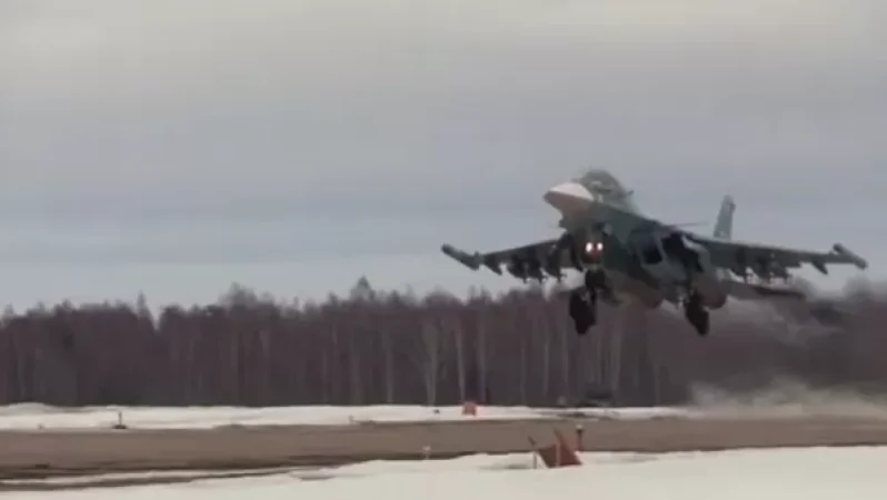VIDEO: Su-34 Destroys Military Object in Ukraine