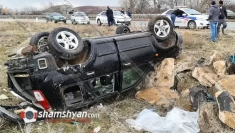 Nissan X-Trail-ը մի քանի պտույտ գլորվել է ու գլխիվայր շրջվել. կան վիրավորներ