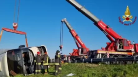 ՏԵՍԱՆՅՈՒԹ․ Իտալիայում ուկրաինացիների տեղափոխող ավտոբուս է շրջվել