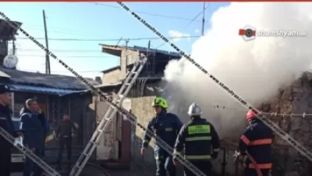 ԼՈՒՍԱՆԿԱՐՆԵՐ. Կադրեր Արշակունյաց  պողոտայում այրվող տնից