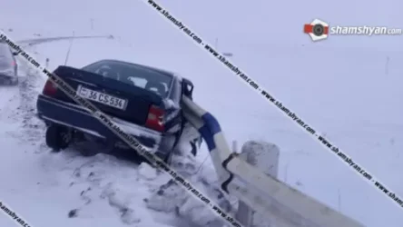 ԼՈՒՍԱՆԿԱՐՆԵՐ․ Խոշոր ավտովթար. 33-ամյա վարորդը Opel-ով մխրճվել է երկաթե արգելապատնեշների մեջ