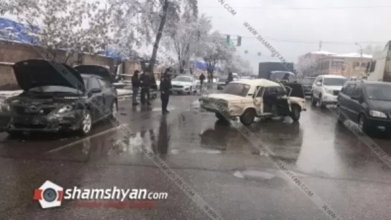«Տեցի կռուգում» բախվել են Toyota Camry-ն ու ՎԱԶ 2106-ը․ կա վիրավոր