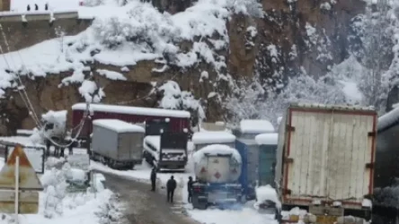 Երթևեկությունը կաթվածահար է․ Շինուհայրից մինչև Կապան հարյուրավոր մեքենաներ են կանգնած