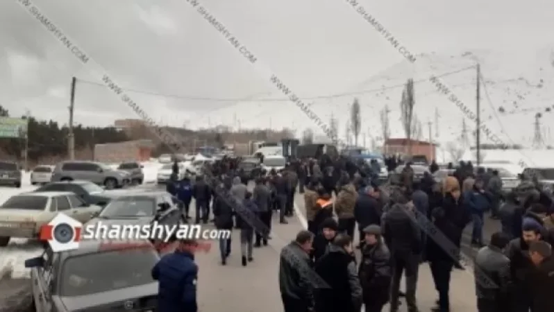 Գյուղացիները փակել են Երևան-Սևան-Իջևան ճանապարհը․ խցանումը հասնում է մի քանի կիլոմետրի
