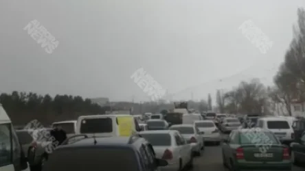 ՏԵՍԱՆՅՈՒԹ. Մեծաթիվ մեքենաներ մնացել են ճանապարհին. Սևանի մայրուղին փակել են