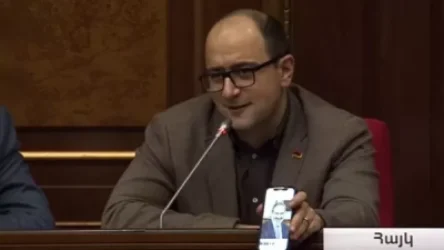 ՏԵՍԱՆՅՈՒԹ․ Փաշինյանի լուսանկարը պահեմ, որ անաչառ ու ազնիվ պատասխանեք․ Մամիջանյանը՝ Անդրեասյանին