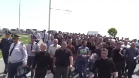 ՏԵՍԱՆՅՈՒԹ. Լարված իրավիճակ՝ Երևան-Արարատ մայրուղում․ քաղաքացիները երթով հասան Երևան