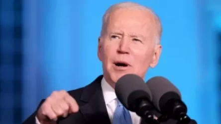 Լուսանկար․ Բայդենը «шпаргалка» է ունեցել Պուտինի մասին հայտարարությունը պարզաբանելու համար