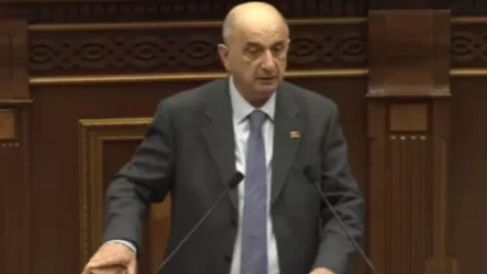 ՏԵՍԱՆՅՈՒԹ. 1996-ին առաջ քաշվեց գաղափարը, որ Ղարաբաղն Ադրբեջանի կազմում ապագա չունի. այսօր կարելի է ասել, որ դա ճիշտ չի եղել. Վիգեն Խաչատրյան