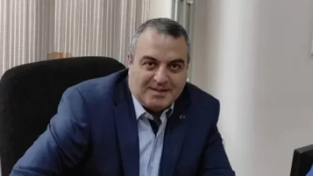 Աջափնյակ վարչական շրջանի ղեկավարը դադարեցնում է լիազորությունները