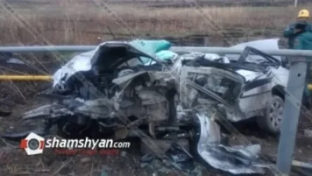 Խոշոր ավտովթար Արարատի մարզում. BMW-ն տապալել է գազախողովակներն ու հայտնվել դաշտում. կան հոսպիտալացվածներ. Shamshyan. com