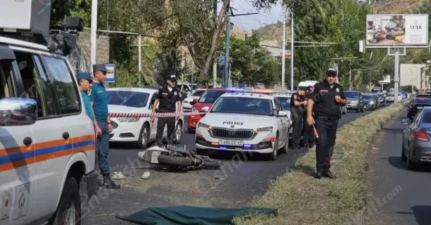 Ողբերգական դեպք` 30-ամյա մոտոցիլկավարը բախվել է բաժանարար եզրաքարերին ու կողաշրջված հայտնվել հանդիպակաց գոտում