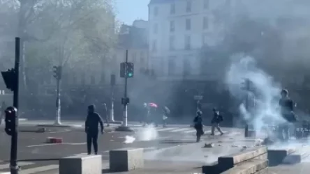 ՏԵՍԱՆՅՈՒԹ․ Փարիզի կենտրոնում Մակրոնի դեմ ցույց է տեղի ունենում