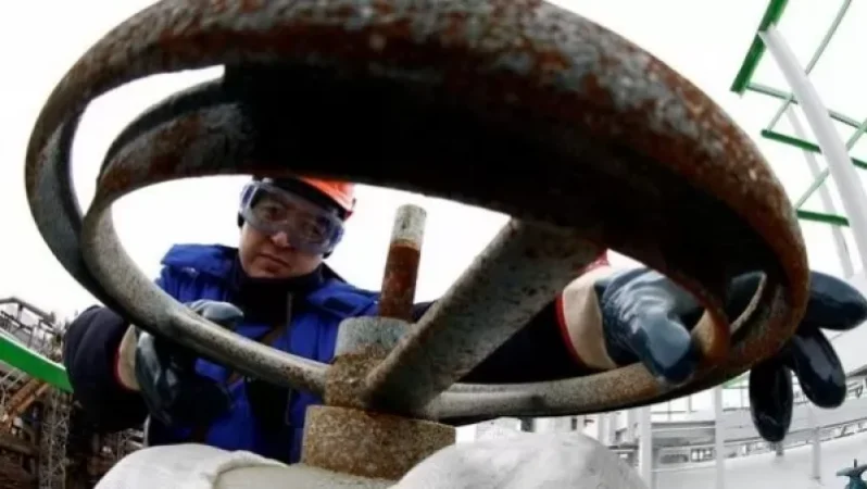 It Would Be a Real Disaster: Germans Oppose Embargo on Russian Gas and Oil