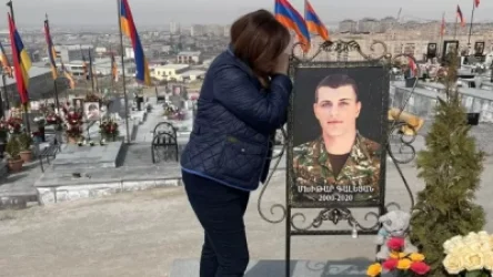 Մխիթար Գալեյանի մայրն ահազանգել է Եռաբլուրից կատարված գողության մասին