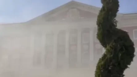 ՏԵՍԱՆՅՈՒԹ․ Հրդեհ՝ Մոսկվայի կառավարության շենքի մոտ