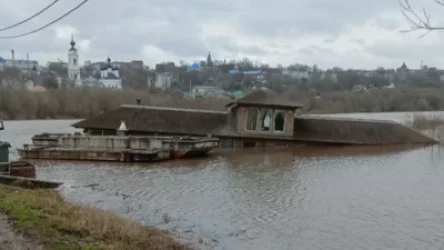 Կալուգայում լողացող ռեստորան է խորտակվել