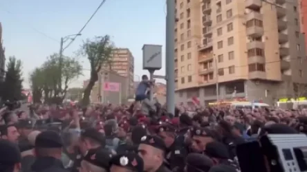 ՏԵՍԱՆՅՈՒԹ. Լարված իրավիճակներ՝ Կոմիտասի պողոտայում ընդդիմադիրների երթի ժամանակ